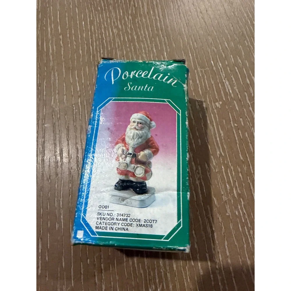 Vintage Heilig-Meyers 1945 Porcelain Santa Figurine 4